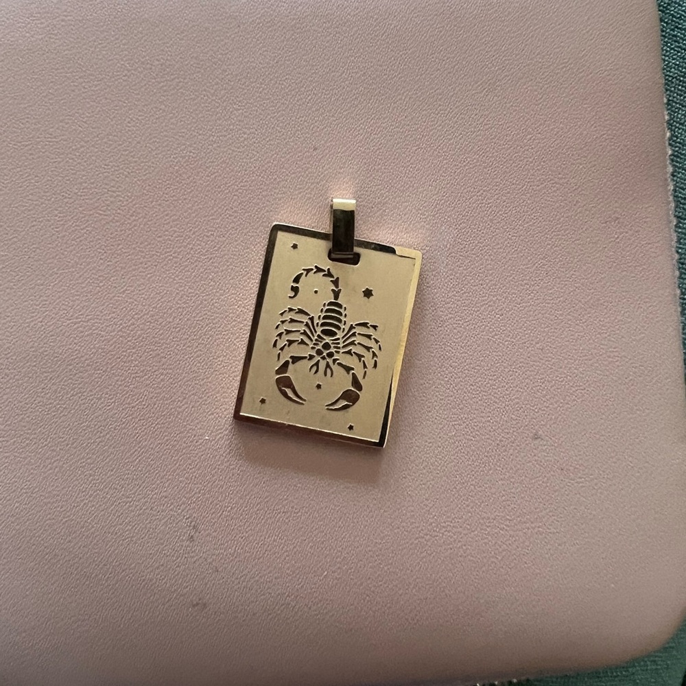 Bagatiba Scorpio Charm